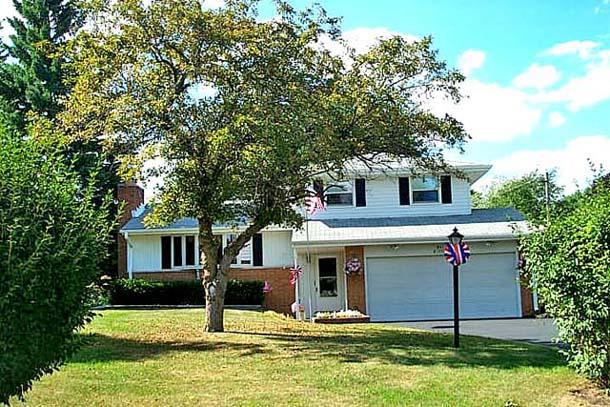 N51W16590 Fair Oak Ct., Menomonee Falls, WI 53051