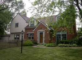 11223 W Garfield Ave, Wauwatosa, WI 53226