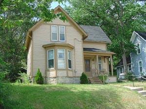 1232 E North St., Waukesha, WI 53188