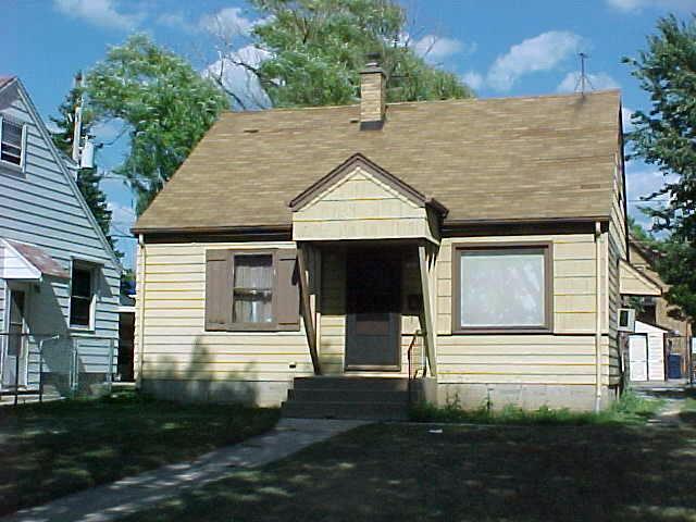 5554 N Hopkins St, Milwaukee, WI 53209