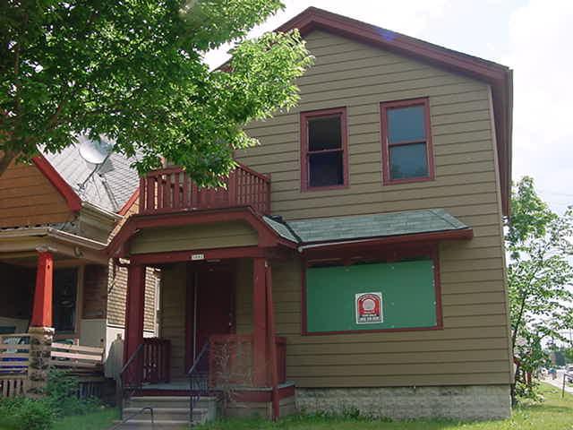 3002 N 18th St., Milwaukee, WI 53206