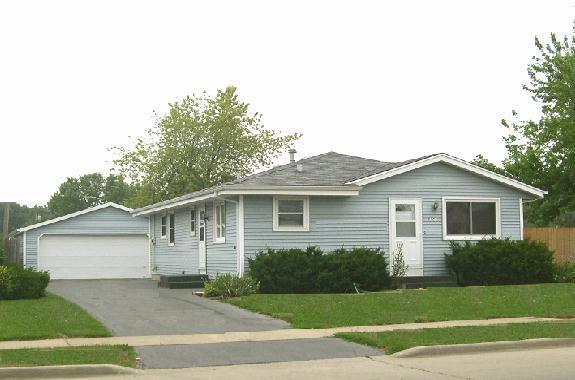 5704 67th St, Kenosha, WI 53142