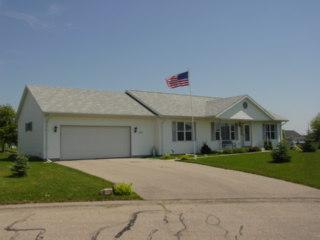 822 Eastown Manor, Elkhorn, WI 53121