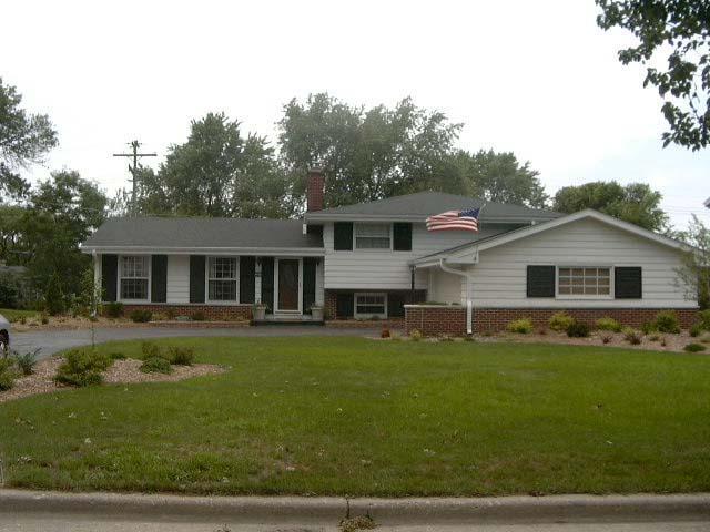 12016 W Hadley St., Wauwatosa, WI 53222