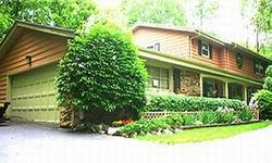 240 S Eastmoor Ave., Brookfield, WI 53005