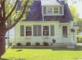 2011 N 118th St., Wauwatosa, WI 53226