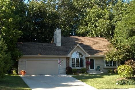 632 W Briarknoll Ct., Saukville, WI 53080