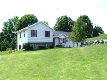 10199 W Riverview Dr., Portland, WI 53579
