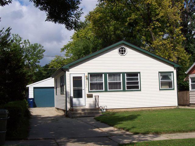 3417 S Ahmedi, Milwaukee, WI 53207