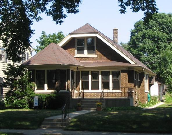 3260 S Lenox St, Milwaukee, WI 53207