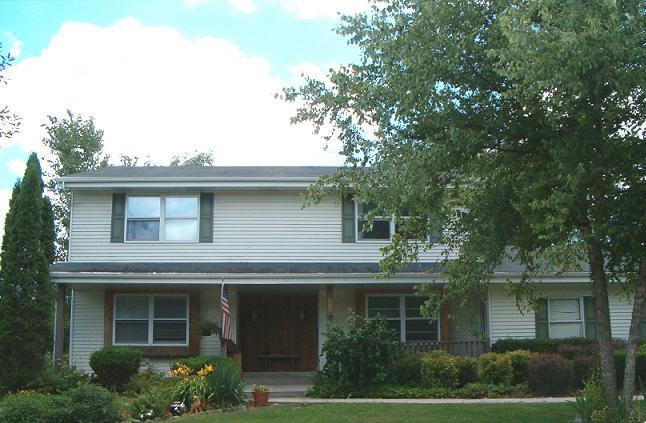 629 W Briarknoll Ct., Saukville, WI 53080