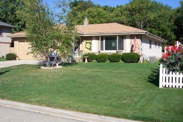 905 Riverbrook Dr., Racine, WI 53405