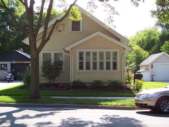 W66N674 Madison Ave, Cedarburg, WI 53012