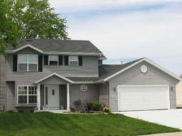 924 E Stonewood Dr., Oak Creek, WI 53154