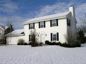 365 Parkland Ct., Pewaukee, WI 53072