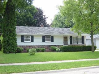 1421 W Sunset Ridge Dr., West Bend, WI 53090