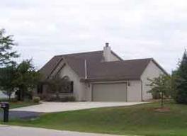 5642 Stonefield, Hartford, WI 53086