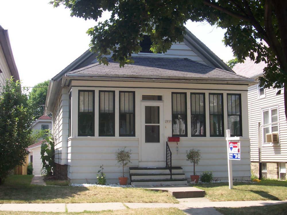 2537 S Austin St, Milwaukee, WI 53207