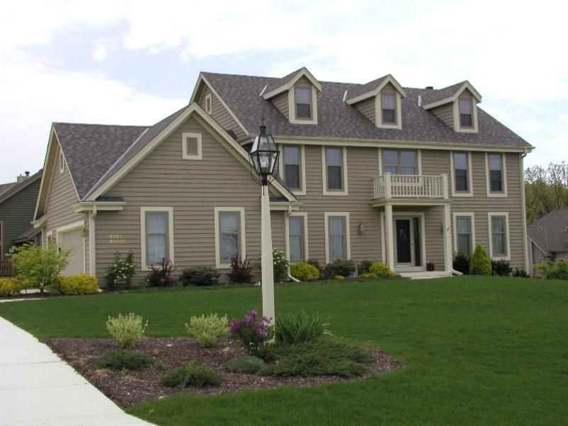 W260N2790 Deer Haven Dr., Pewaukee, WI 53072