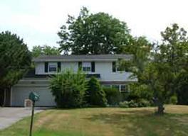 431 W Daphne Rd., Glendale, WI 53217