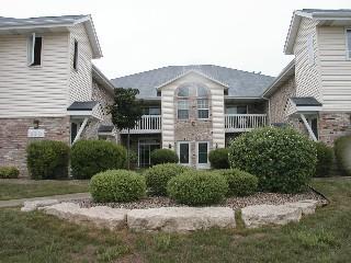 330 W Aspen Dr. #1, Oak Creek, WI 53154