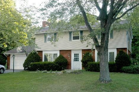 7045 N Braeburn Ln., Glendale, WI 53209