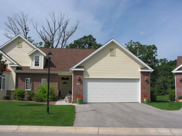 5249 S Acorn Ln., Greenfield, WI 53221