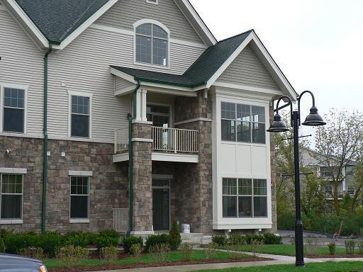 14900 W Wilbur Dr #1103, New Berlin, WI 53151