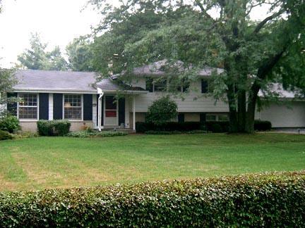 1120 Indianwood Dr, Brookfield, WI 53005