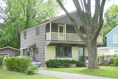717 E Washington St., Oconomowoc, WI 53066
