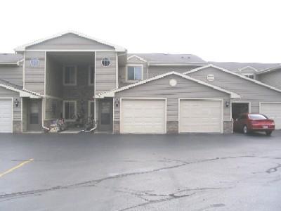 715 Shepherds Dr #5, West Bend, WI 53090