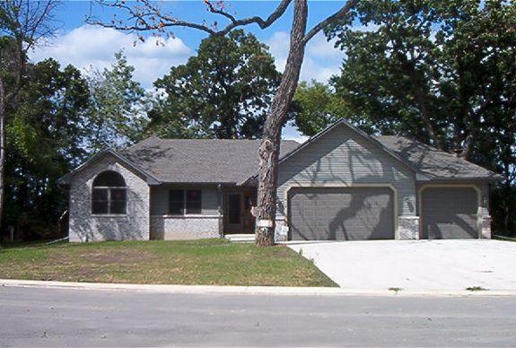 412 Carla Ct., Silver Lake, WI 53170