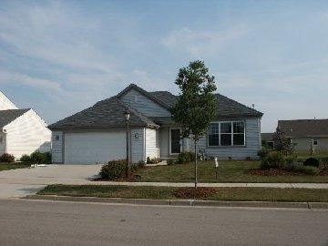 2951 Stillwater Cir., Waukesha, WI 53189