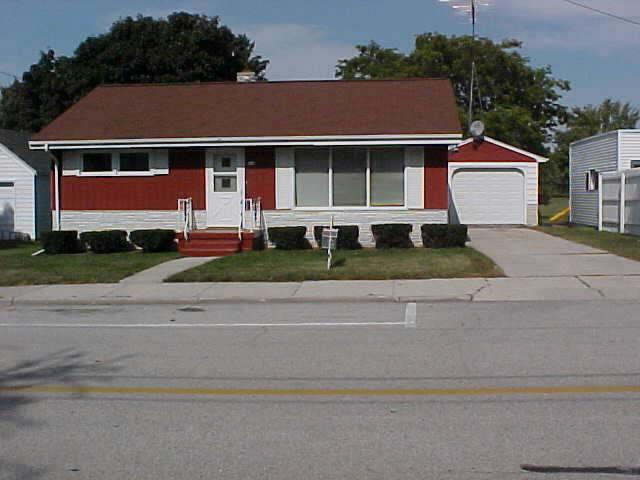 118 E Wilson St., Valders, WI 54245