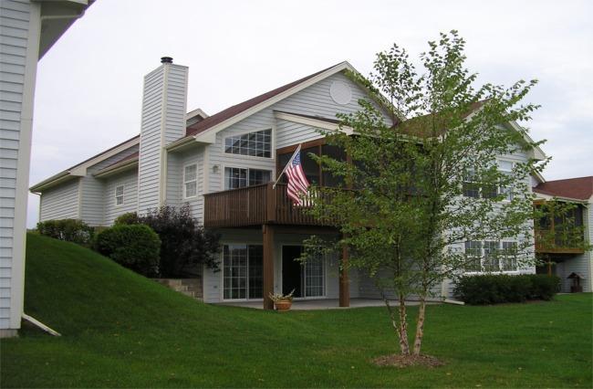 1885 Golfview Dr #35-17, Geneva, WI 53147