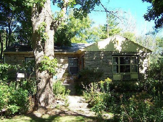 7443 N Chadwick Rd., Glendale, WI 53217