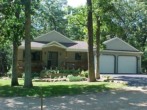 3229 N Ridge Rd., Geneva, WI 53147