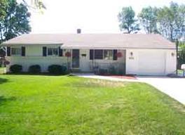 5771 Oxford Dr., Greendale, WI 53129