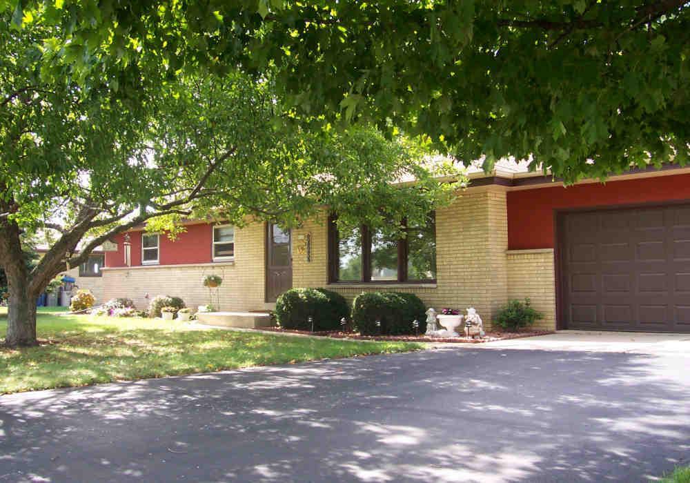 8615 S Pennsylvania Ave., Oak Creek, WI 53154