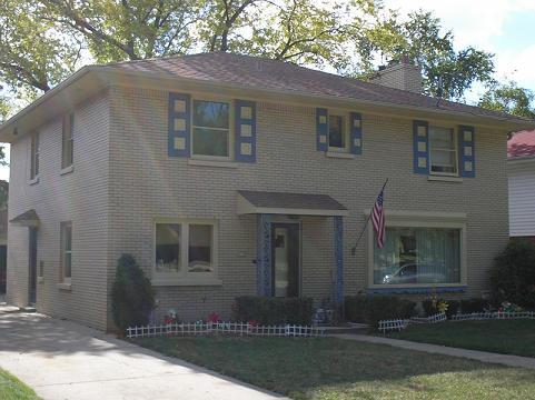 529 N 77th St, Wauwatosa, WI 53213