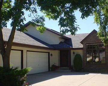 16325 W Mayflower Dr., New Berlin, WI 53151