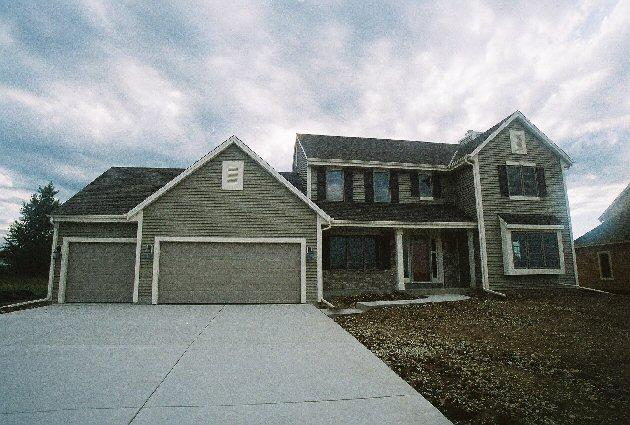 8229 S 44th St., Franklin, WI 53132