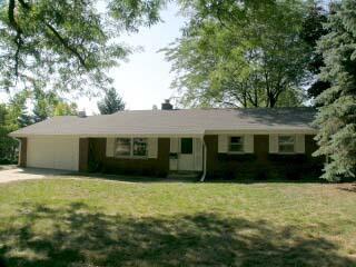 1115 Belmont Dr., Waukesha, WI 53188