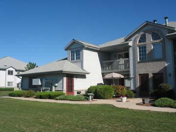 711 Quinlan Dr. #H, Pewaukee, WI 53072