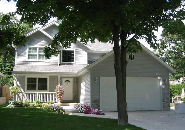 521 N 114th St., Wauwatosa, WI 53226