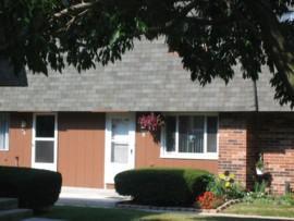 1104 Fleetfoot Dr #B, Waukesha, WI 53186