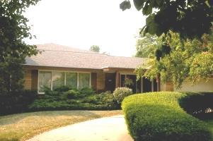 6121 N Lake Dr, Whitefish Bay, WI 53217