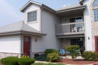 725 Quinlan Dr. #H, Pewaukee, WI 53072