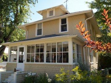 639 E Juneau Ave., Oconomowoc, WI 53066