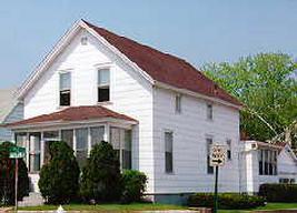 1729 Jackson, La Crosse, WI 54601